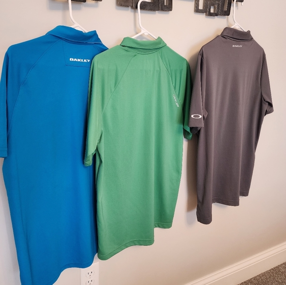 Lot of 3 - Men's Oakley Golf Polo Short-sleeved Shirts - Size Medium - Picture 4 of 7